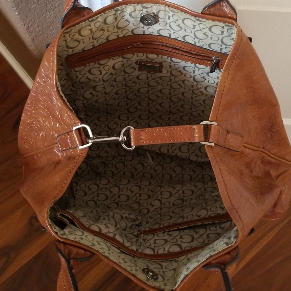 Guess Purse - Picture 3 of 6